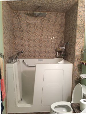 walk-in-tub-bathroom-accessible-bild-install walk-in-tub-bathroom-accessible-bild-install