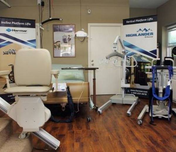 bild-accessibility-showroom-lifts-milwaukee-wi-2 bild-accessibility-showroom-lifts-milwaukee-wi-2