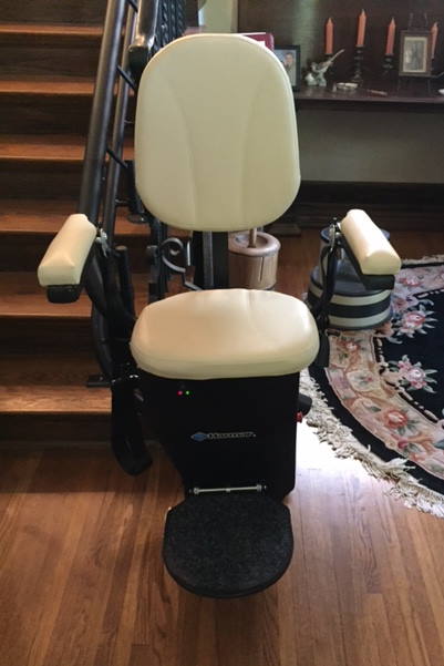 Harmar Helix Curved Stair Lift Waukesha BILD Harmar Helix Curved Stair Lift Waukesha BILD