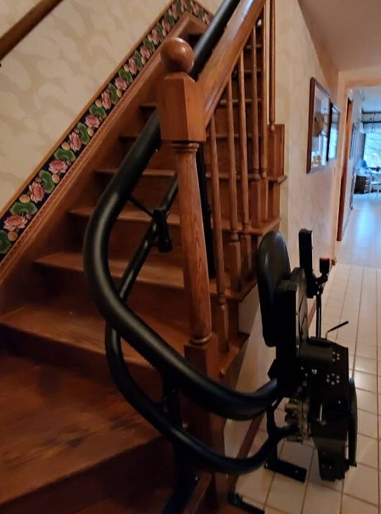 Mequon, WI curved stair lift Mequon stair lift