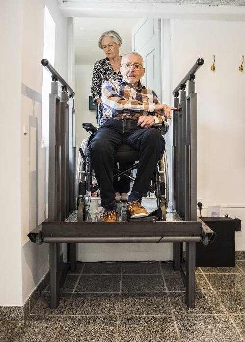 Flex Step wheelchair lift Wisconsin and Illinois 1 Flex-Step Lift in 'Lift' Mode, Can Convert to Stairs - BILD of Milwaukee