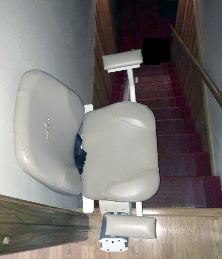Heavy Duty bariatric straight stair lift Milwaukee, WI Heavy Duty bariatric straight stair lift