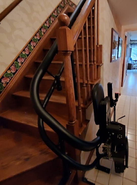 Mequon WI curved stair lift