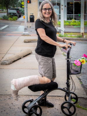 Milwaukee knee scooter rentals